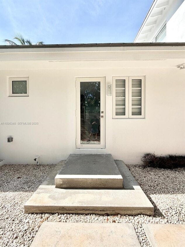 Foto principal - 524 NE 65th St