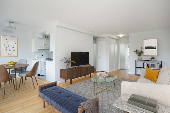 Building Photo - Hollies