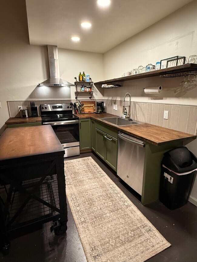 Foto del edificio - 301 S Lipona Rd