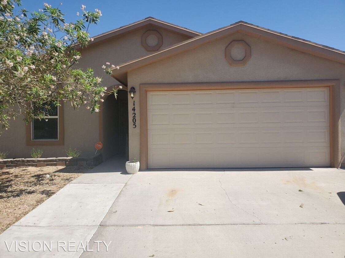Foto principal - 3 br, 2 bath House - 14205 Otter Point Ct.