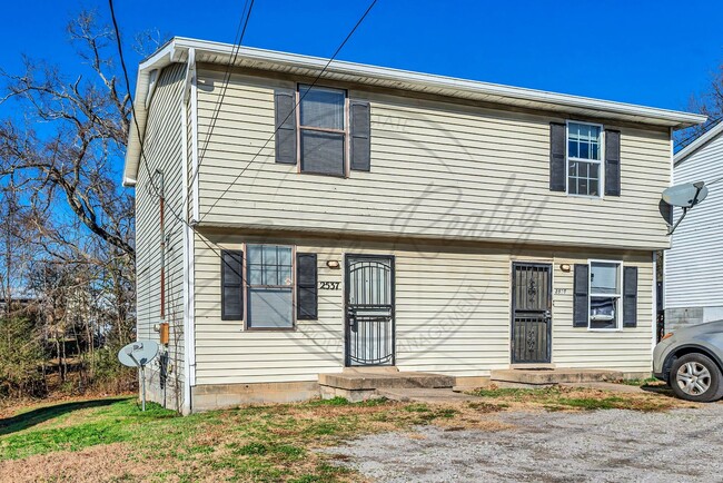 Photo - Two Bedroom Duplex near Trinity Hills in Nashville! Townhome