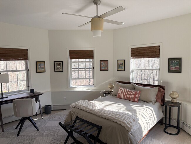 Foto del edificio - 20 Maple Hill Rdge