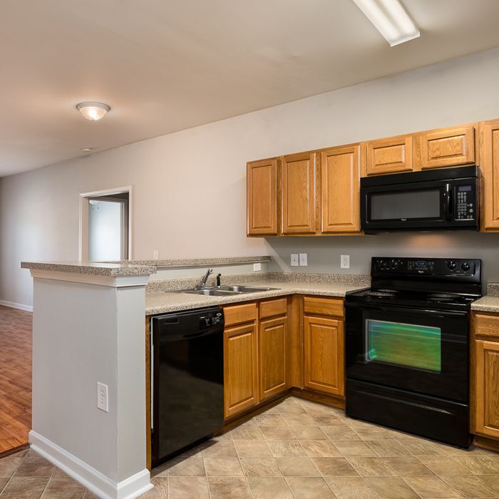 Spencer Crossing 3431 N Church St Greensboro, NC Apartments for