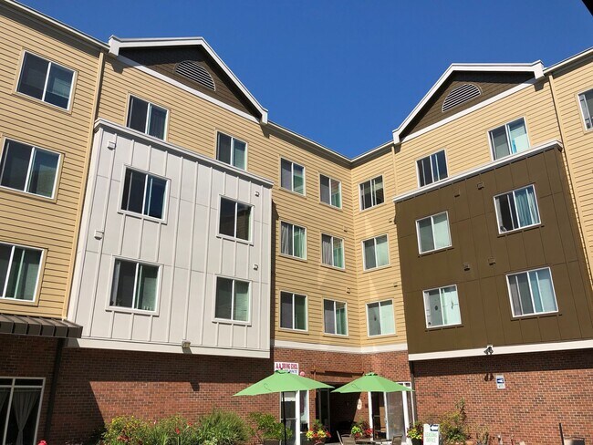 Foto del edificio - Newly remodeled 4-story Apartment Downtown...