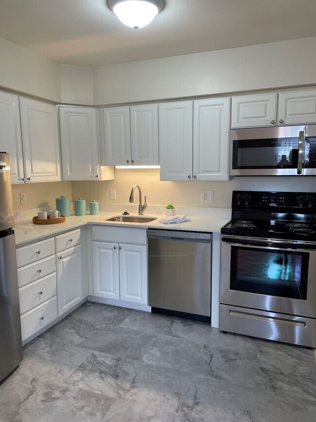 Ardglen Gardens Apartments in Ardmore, PA