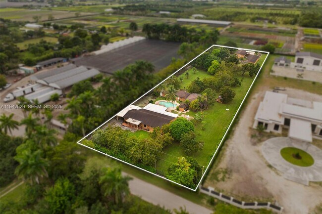 Foto del edificio - 20450 SW 198th Ave