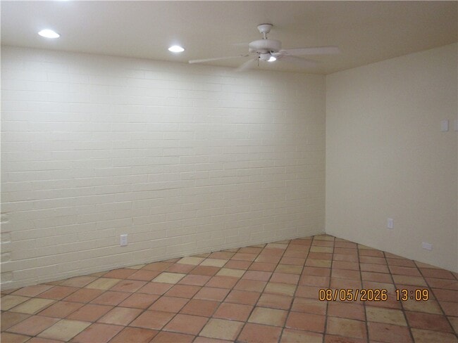 Building Photo - 2124 Motor Ave