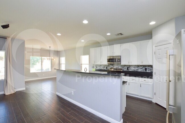 Building Photo - 5456 W Molly Ln