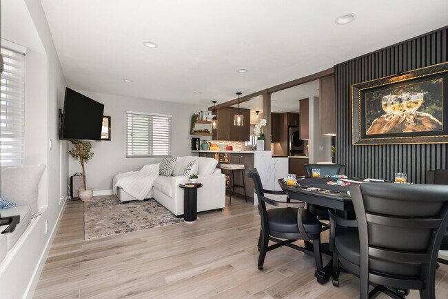 Building Photo - Furnished or Unfurnished.  Turn Key Peninsula Rental