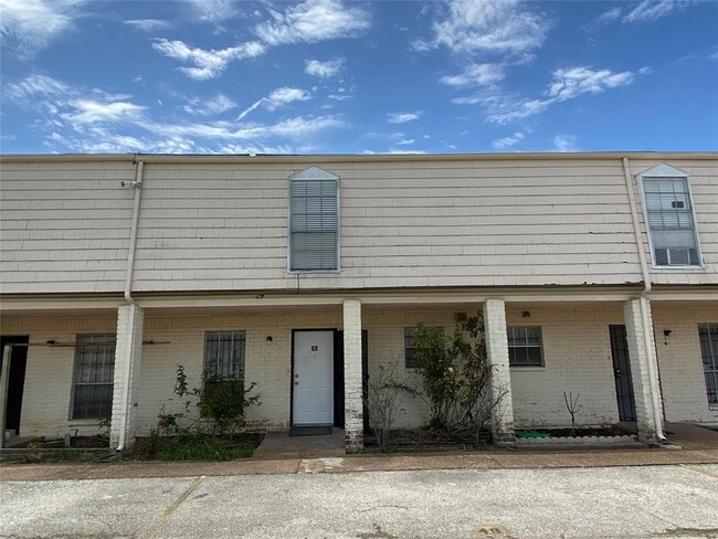 Building Photo - 6201 Ranchester Dr
