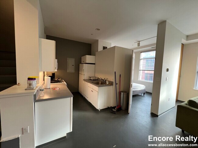 Building Photo - 160 E Berkeley St