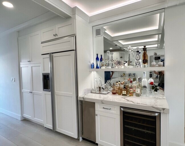 Foto del edificio - 275 S Beach Rd