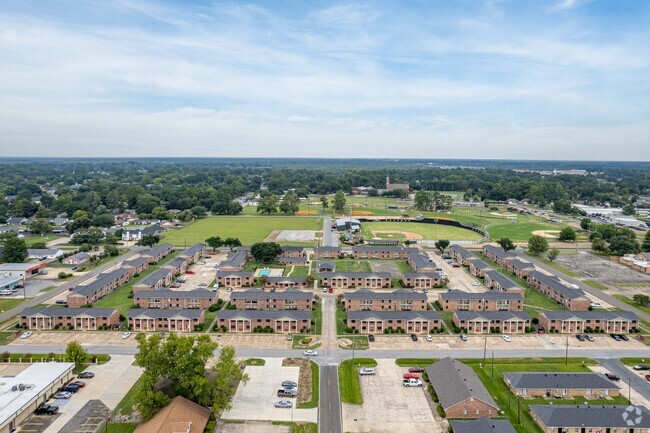 Shadow Hawk Apartments - Shadow Hawk