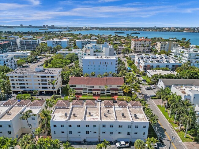 Building Photo - 10073 Bay Harbor Terrace