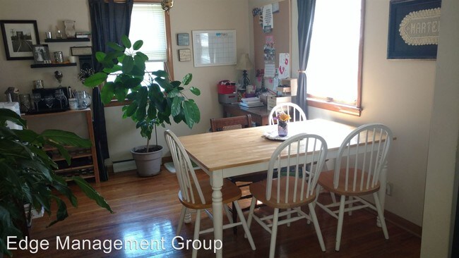 Building Photo - 2 br, 1 bath Apartment - 222 Walnut St
