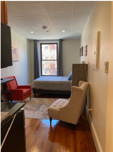 Building Photo - 300 Newbury St