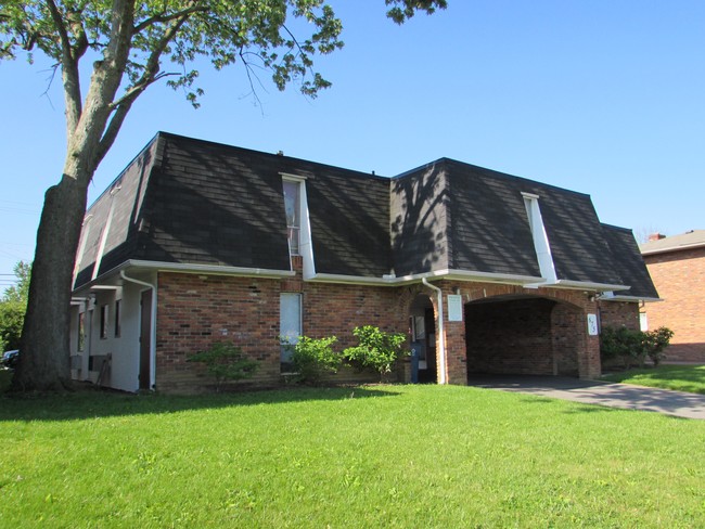 675 Riverview Drive Apartments - 675 Riverview Dr