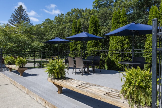  - Richmond Hills Apartments
