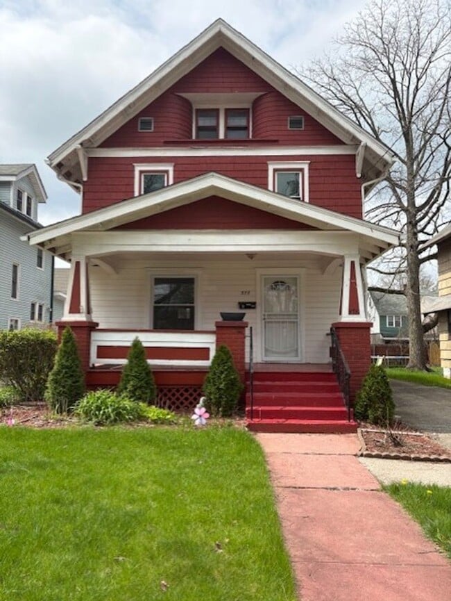 Building Photo - 378 Wildwood Ave