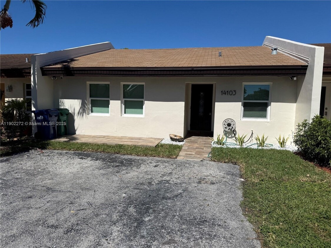 Foto principal - 14103 SW 52nd Terrace