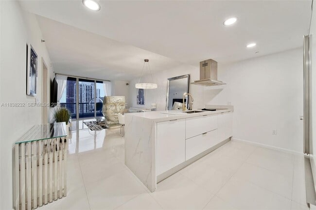 Foto del edificio - 495 Brickell Ave