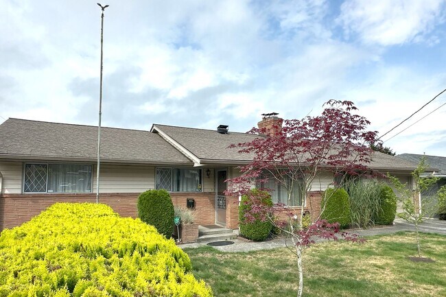Building Photo - 3 bd Rambler in View Ridge Neighborhood