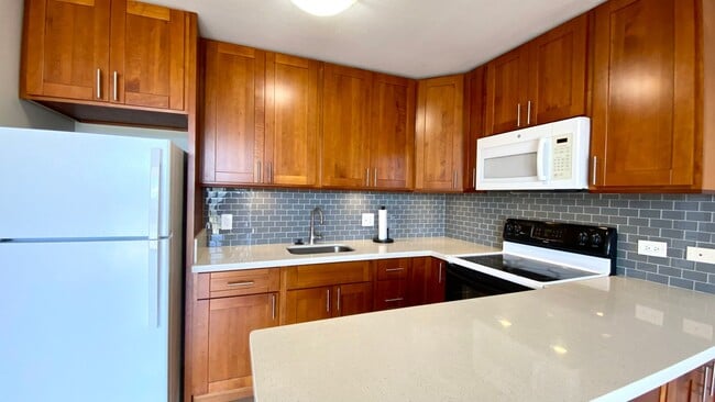 Building Photo - Views of Waikiki & Diamond Head - 1 Bed/1 ...