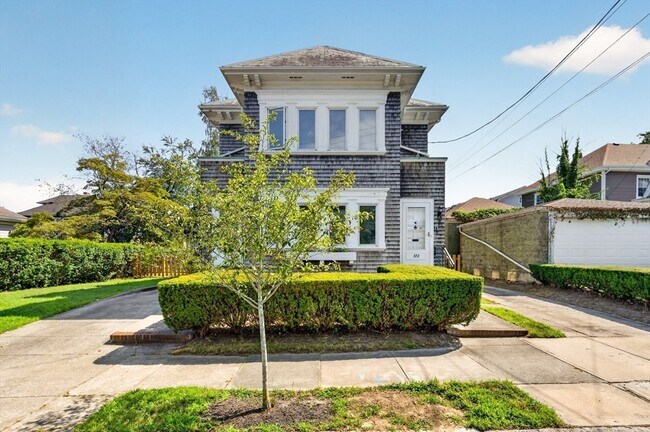 Foto del edificio - 370 Maple St
