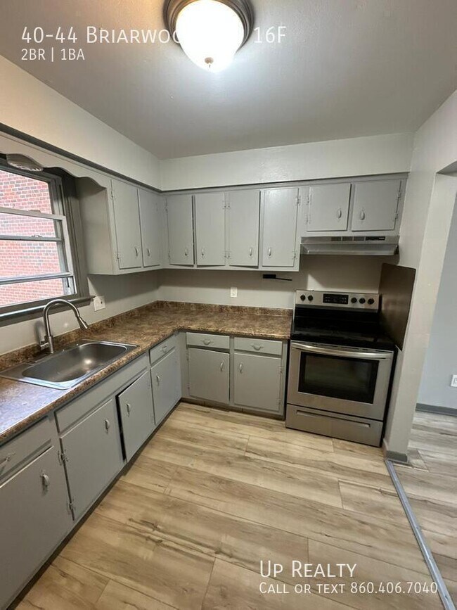 Foto del edificio - 40-44 Briarwood Ln-16F