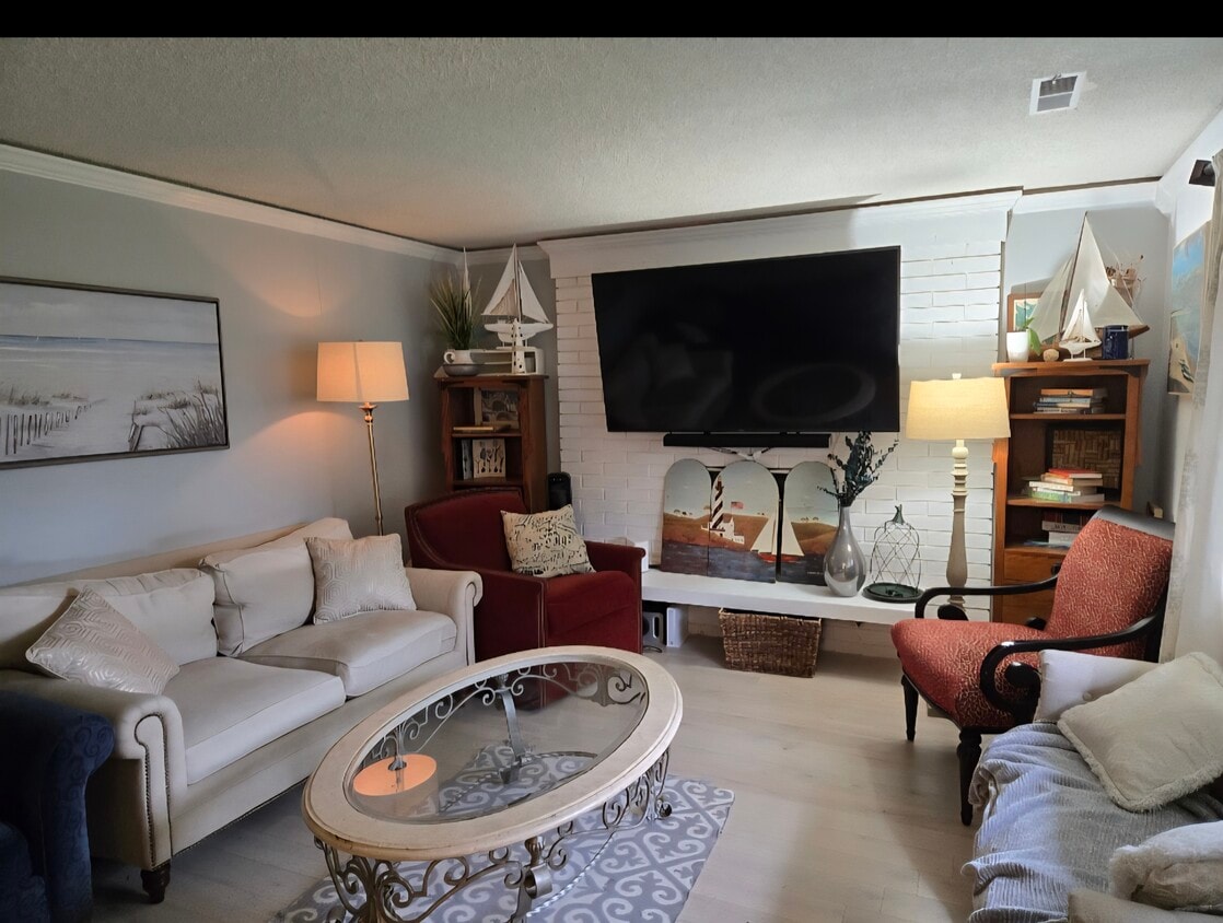 Foto principal - 5308 84th Ave W