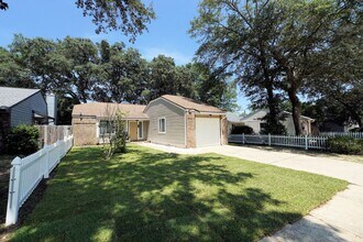 Building Photo - 104 Cedar Ridge Way