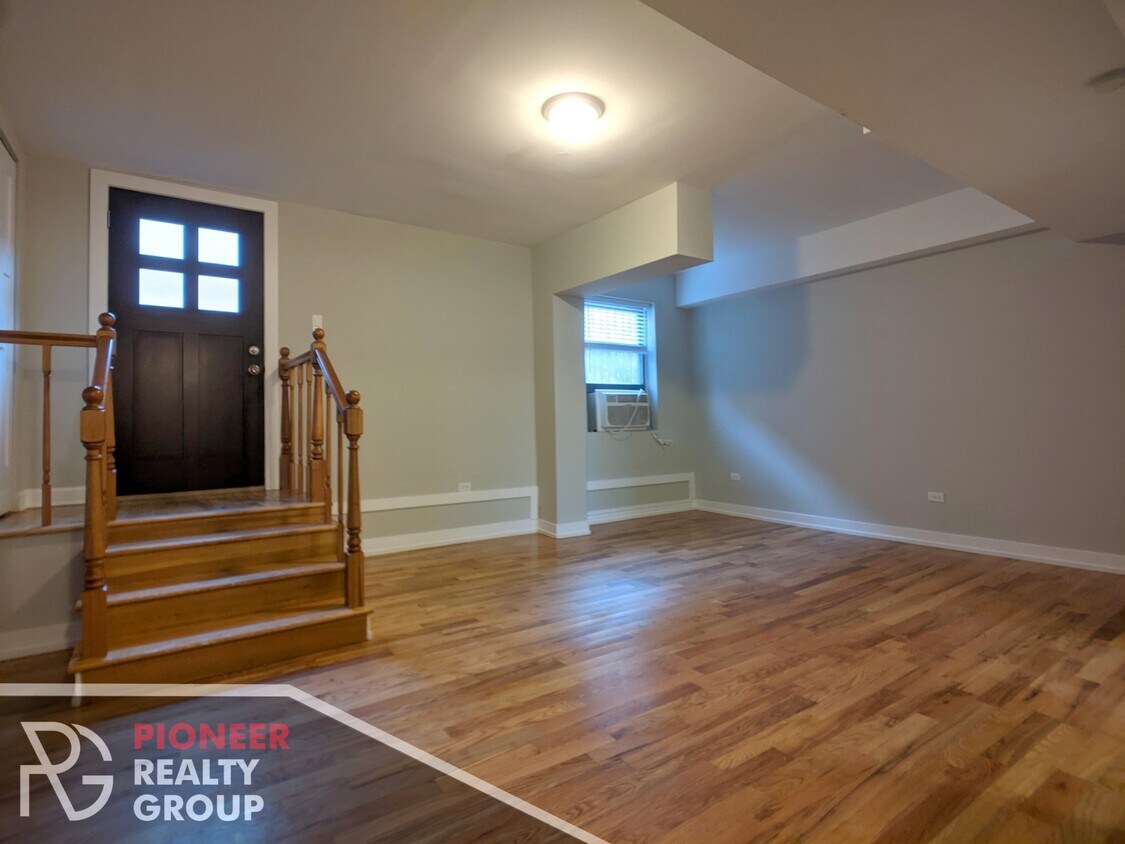 Foto principal - 908 W George St
