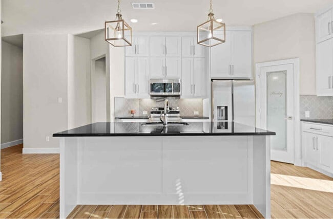 Photo - 130 W 5th St Apartment