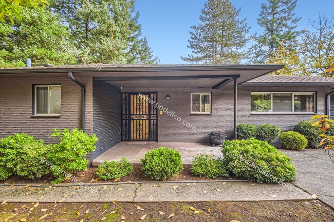 Building Photo - Charming SW Portland Home with Unmatched C...