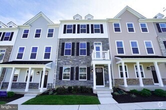 Building Photo - 4823 Lincoln Aly