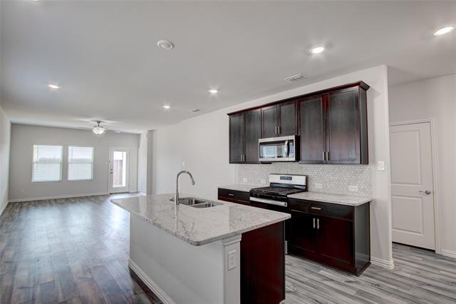 Foto del edificio - 2021 Pine Stone Ln