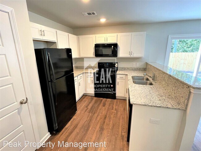 Foto del edificio - 3 br, 2.5 bath House - 111 Blandford Villa...
