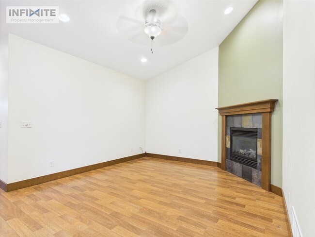 Building Photo - Charming 2-Bedroom, 2-Bath Home in Quiet N...