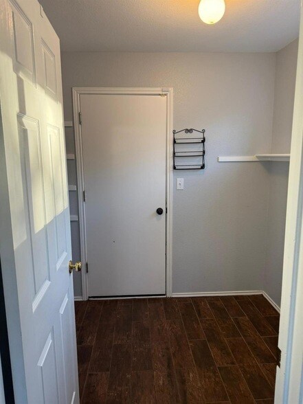 Foto del edificio - 612 Blair Ave