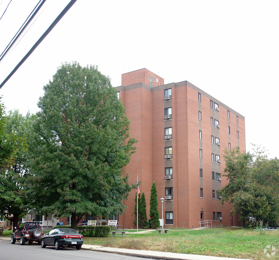 Foto principal - Brackenridge Hall Apartments