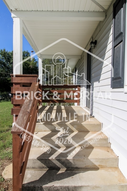 Photo - 1407 Charles Dr NE House