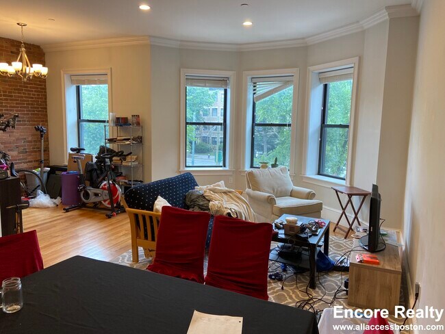 Foto del edificio - 1089 Beacon St