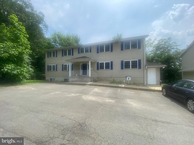 Building Photo - 1312 Clay Ave
