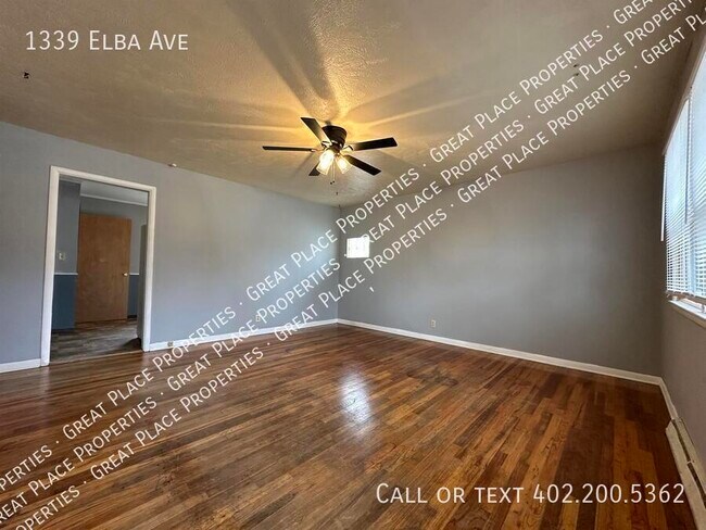 Foto del edificio - 1339 Elba Ave