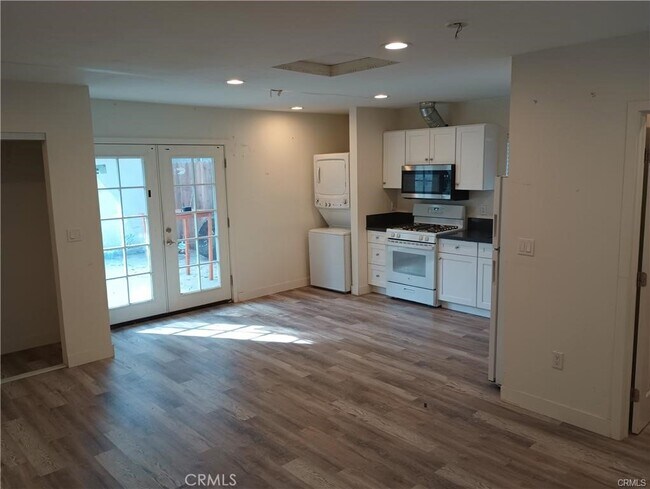 Foto del edificio - 22441 Saticoy St