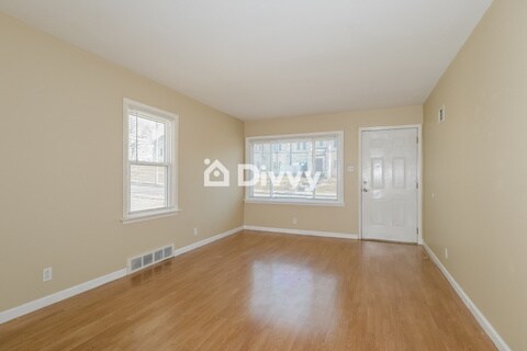 Foto del edificio - 2511 Hood Ave
