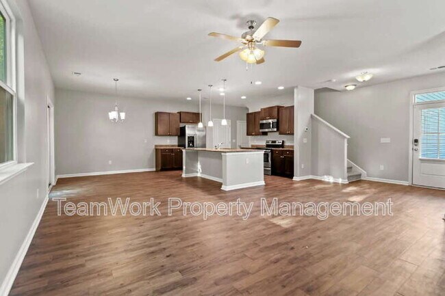 Foto del edificio - 145 Stoney Creek Way