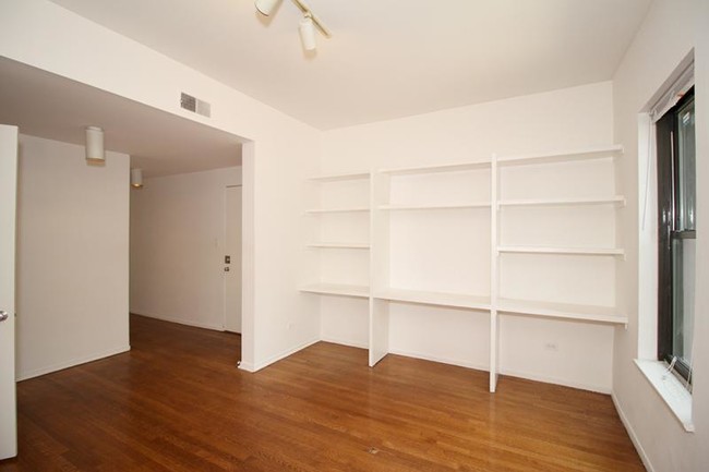 Building Photo - 3450 N Elaine Pl