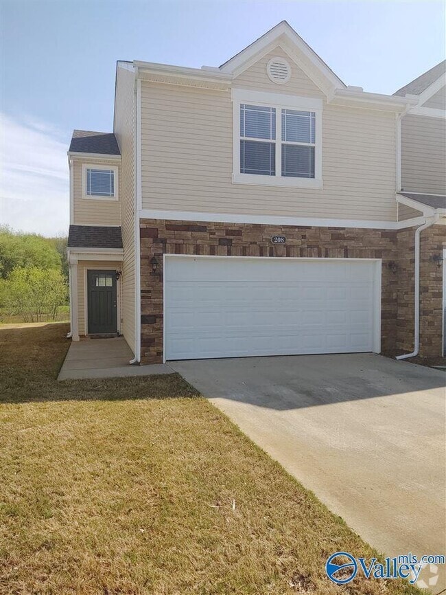 Building Photo - 208 Falling Water Ln SW