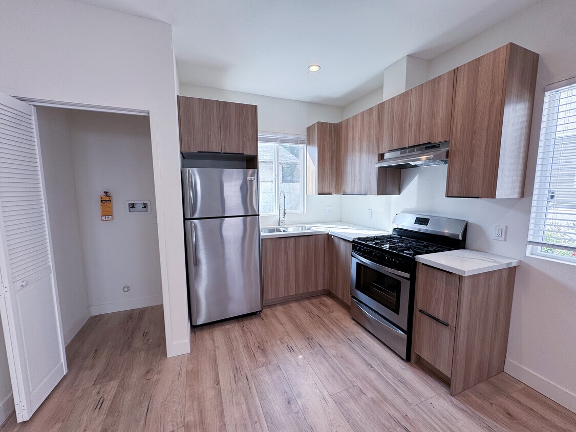 Primary Photo - 120 E 55th St